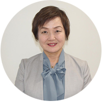 横向慶子教授