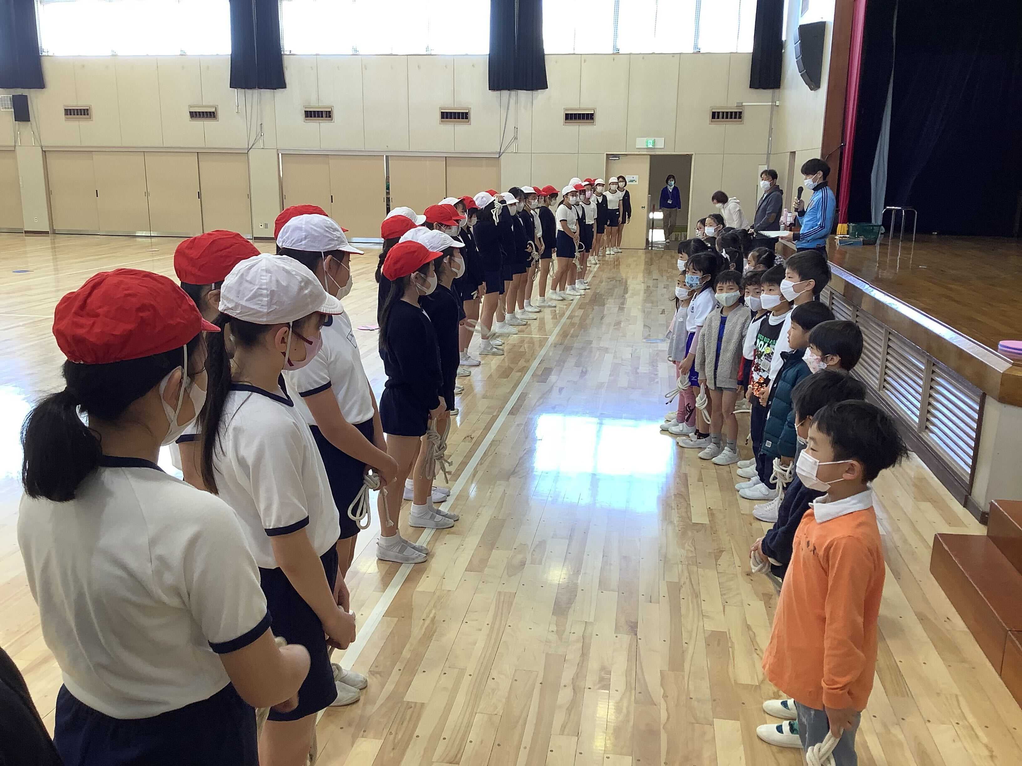 体育　5年生 体育】５年生～幼小交流～ | 日本女子大学附属豊明小学校