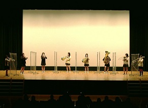 基本方針「Fanfare」による開幕