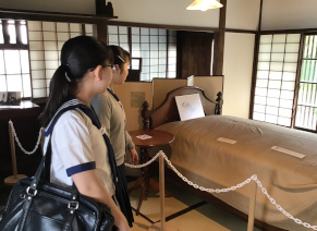 成瀬先生の当時の生活の様子を想像します