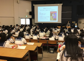 階段教室で気分は大学生