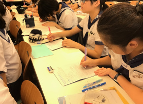 ノートもしっかり書きます