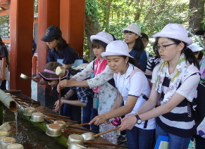 手水の作法を学びます