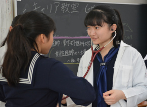 白衣を着て聴診器を使ってみました