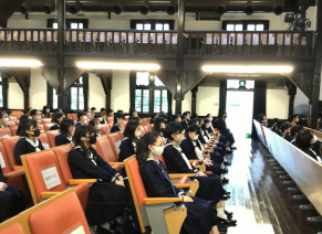 成瀬記念講堂にて