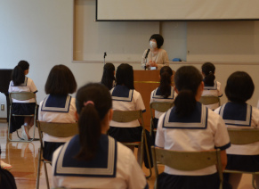 南ホールでの学活