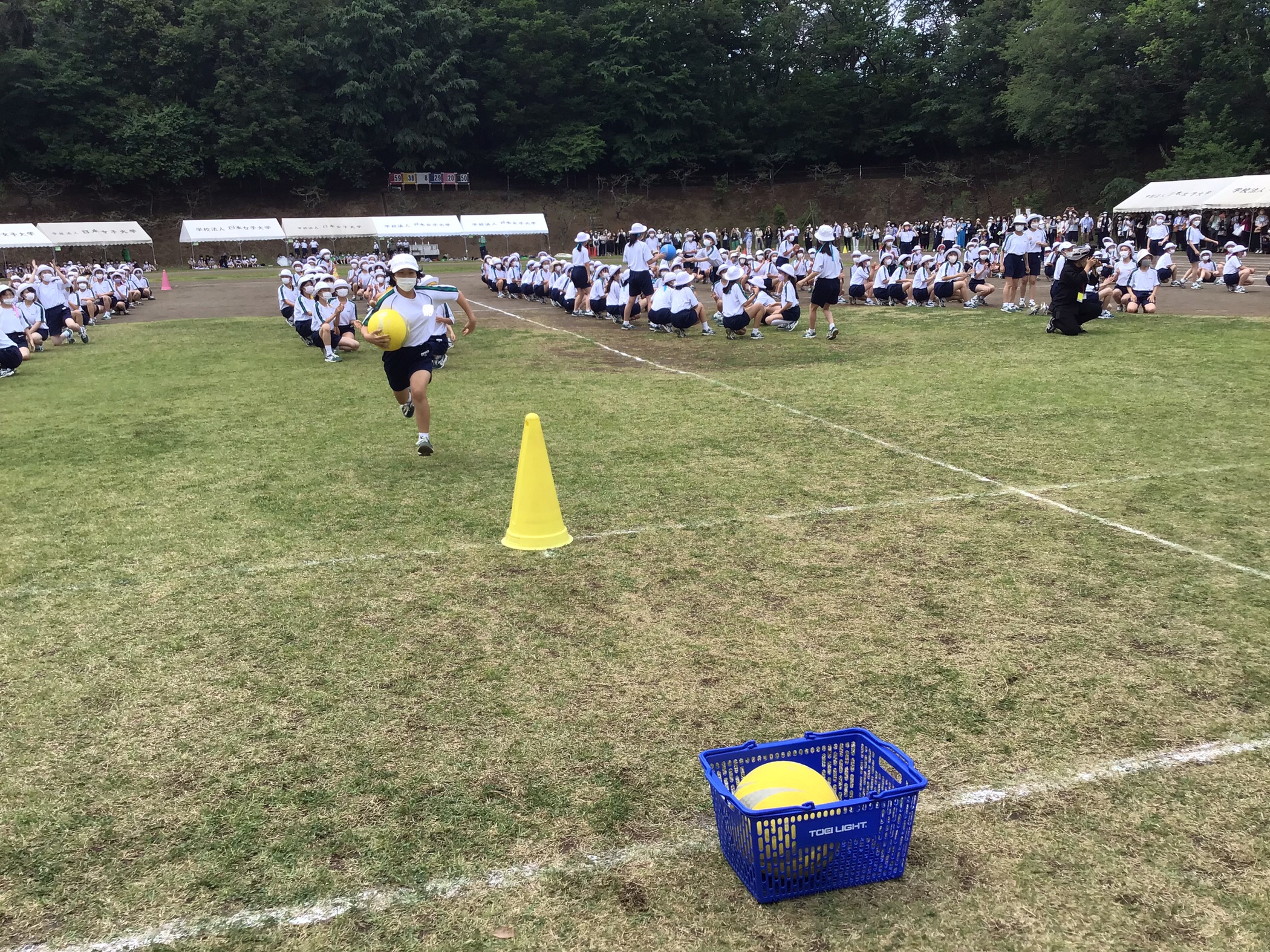 競技「ボール送り」