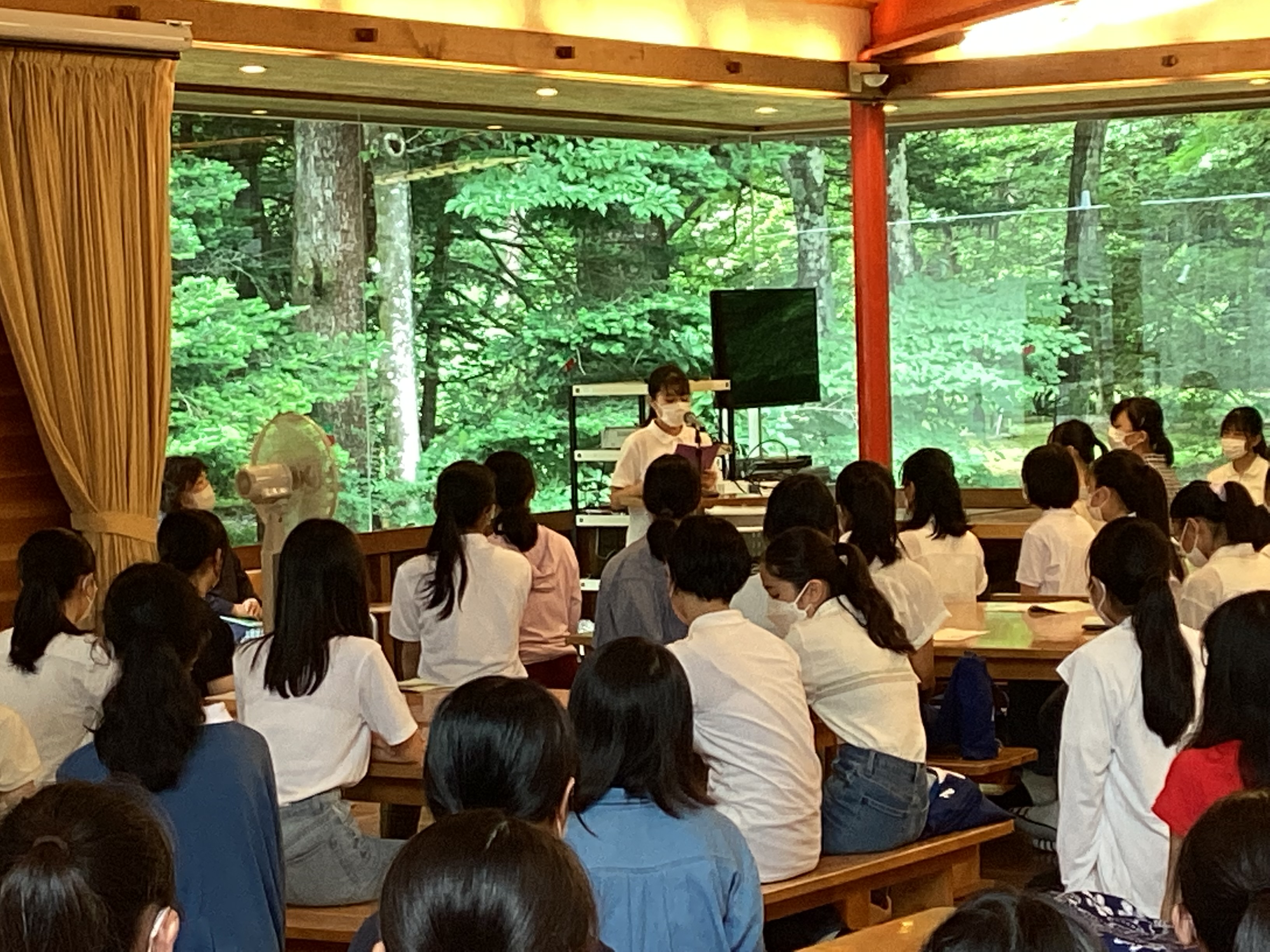 校長先生のお話を伺って生徒の発表