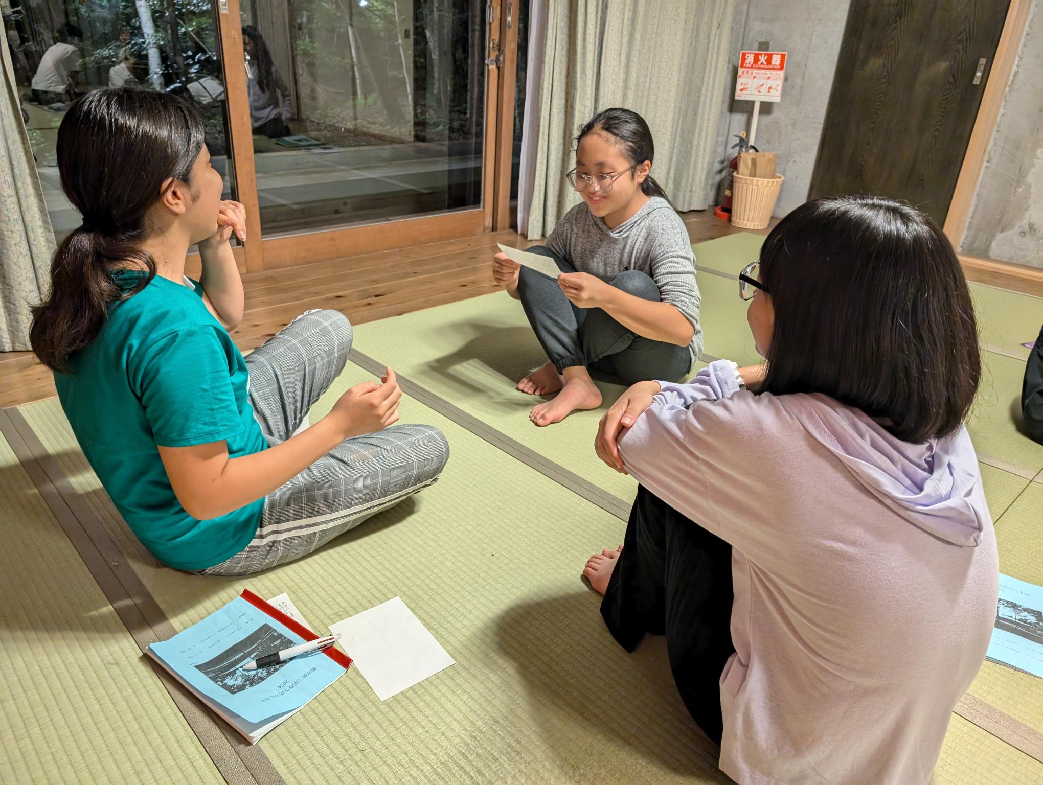 3クラス混合で話し合い
