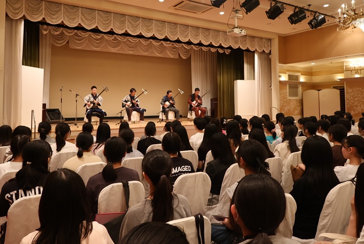 生の津軽三味線の音に感動
