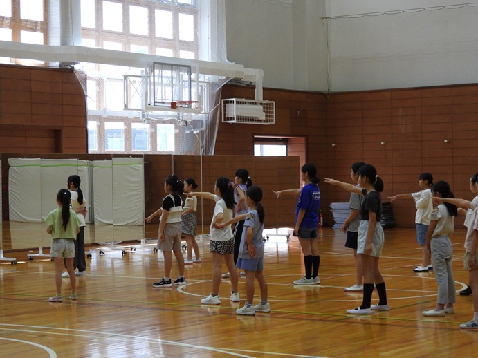 体育 「一緒に踊りましょう！」