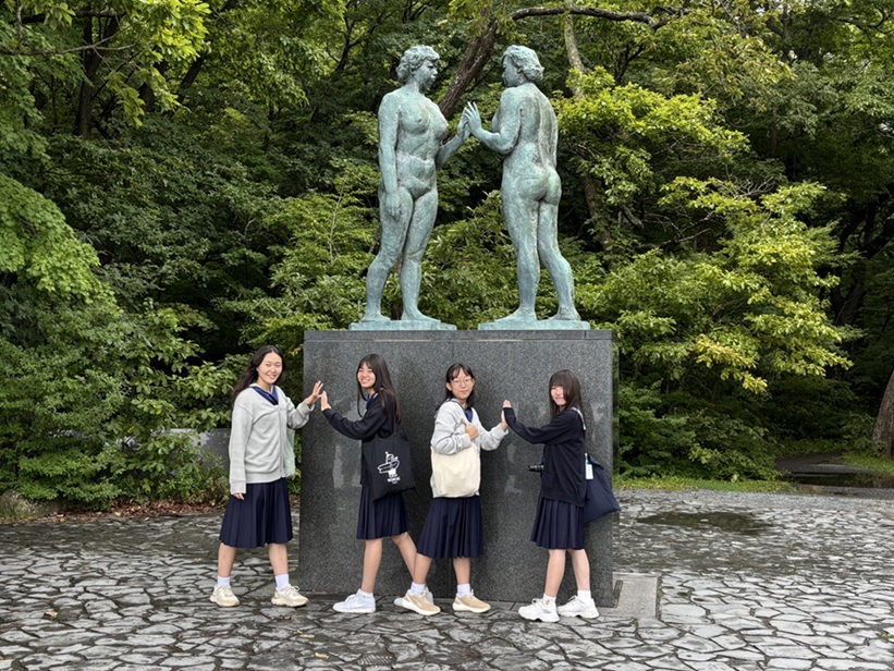 十和田湖畔　高村光太郎作「乙女の像」