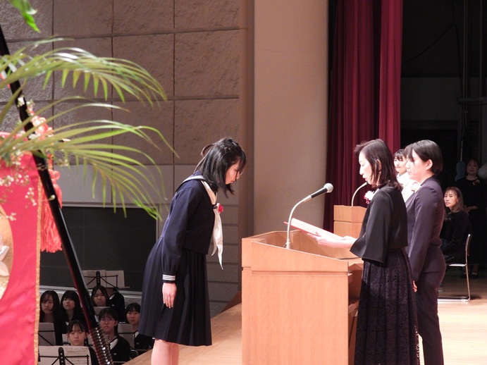 卒業証書授与