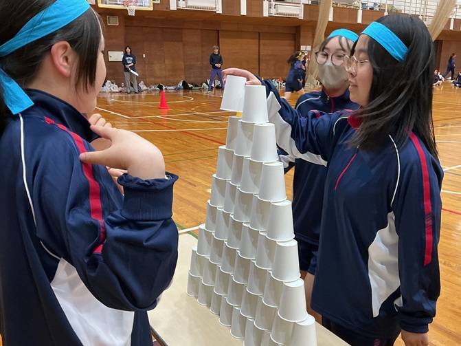 紙コップタワーの完成です