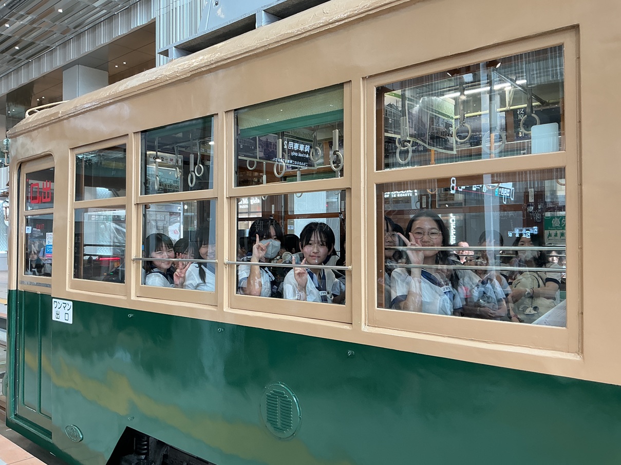 路面電車の中から