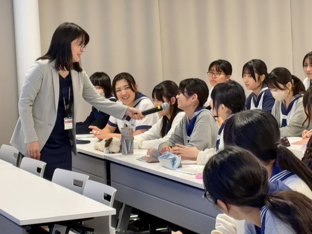 食科学部栄養学科 亀山先生の講義