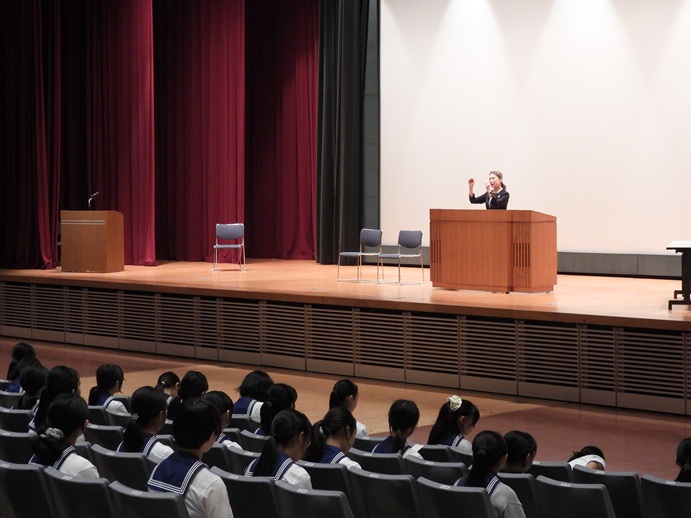 「礼法の手」
