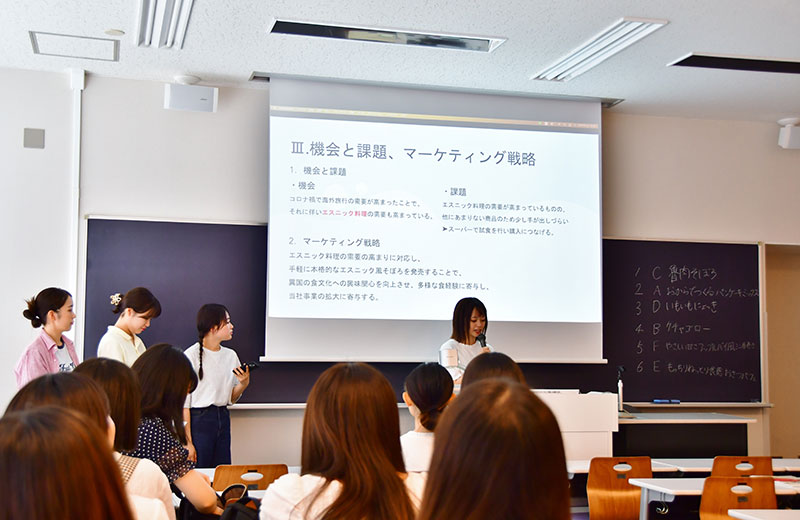 企画開発した新製品アイデアをプレゼンする