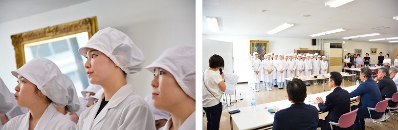 写真　審査結果を聞く学生