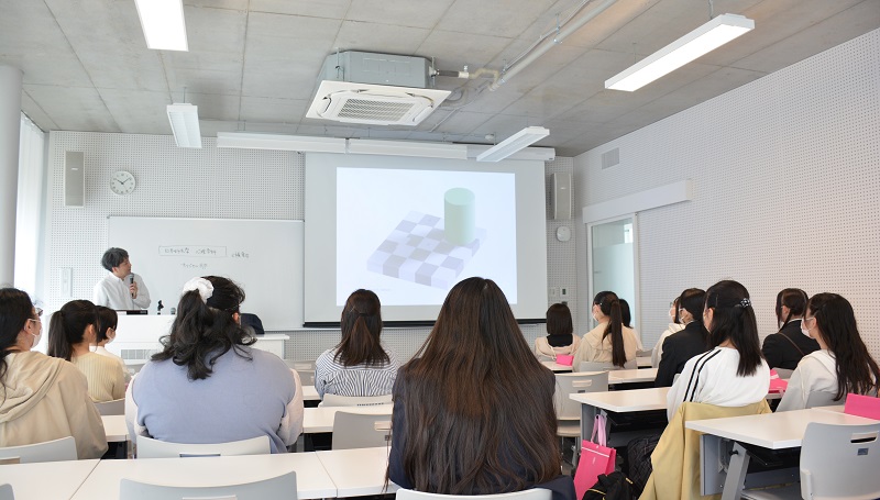「文脈の効果」を学ぶ様子