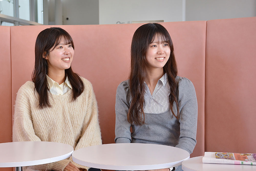 左から展示リーダーの石坂さん、食事提供リーダーの竹木田さん