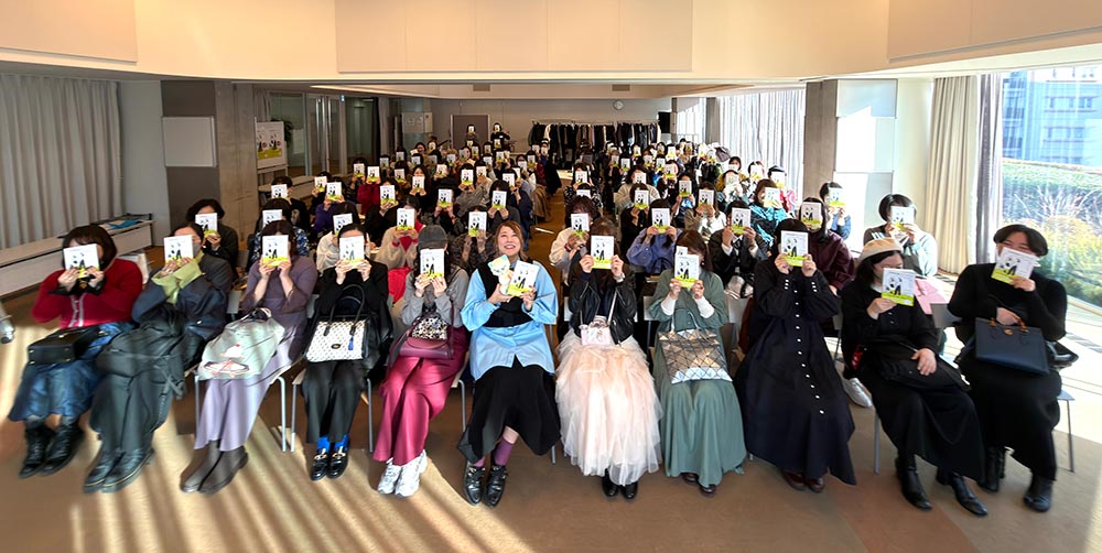 あきやさんの新刊出版記念サイン会の様子