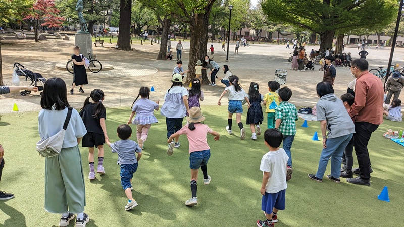 子ども達に大人気だった「だるまさんが転んだ」