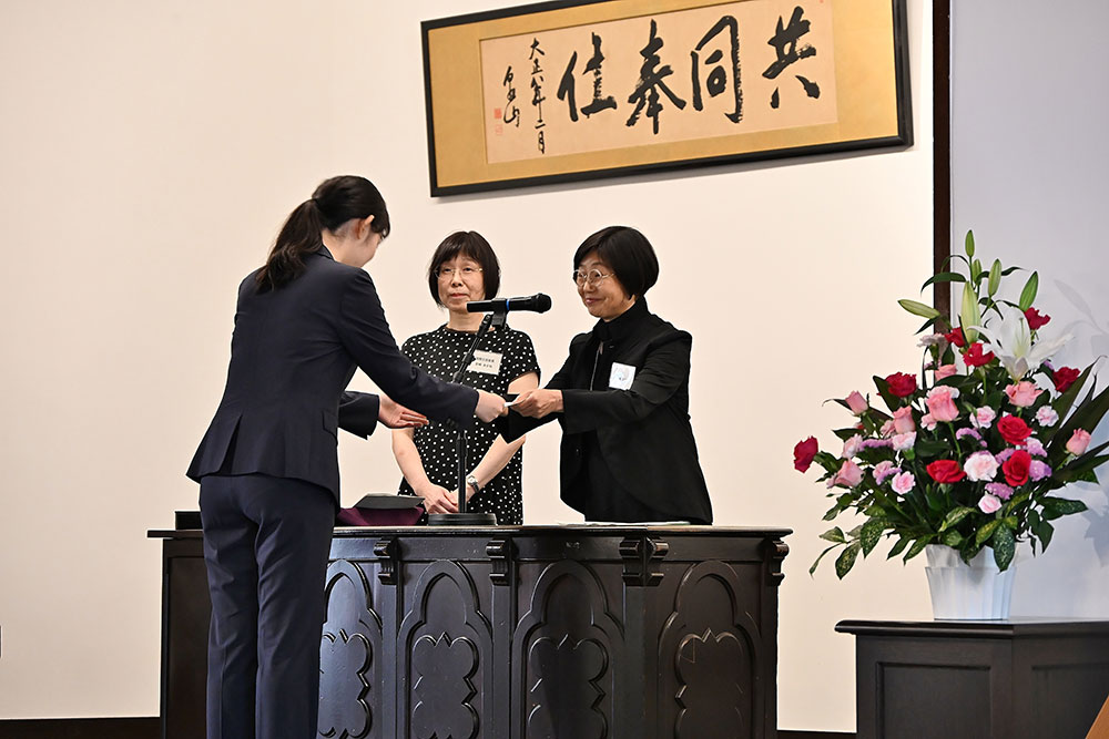 奨学金授与の様子