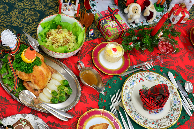 食物学科では、毎年、伝統的なクリスマス料理を調理学実習科目で扱っています